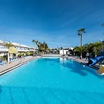 Üdülőközpont Thb Tropical Island 4*