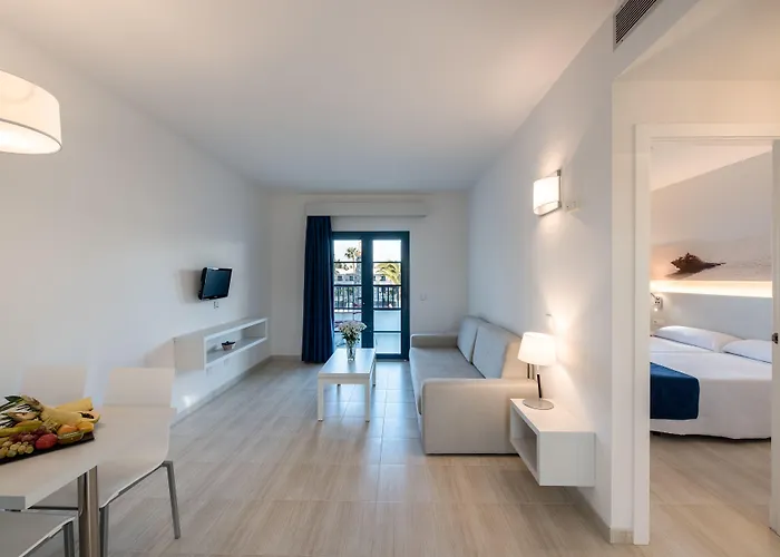 Курортний комплекс Thb Tropical Island Плайя-Бланка