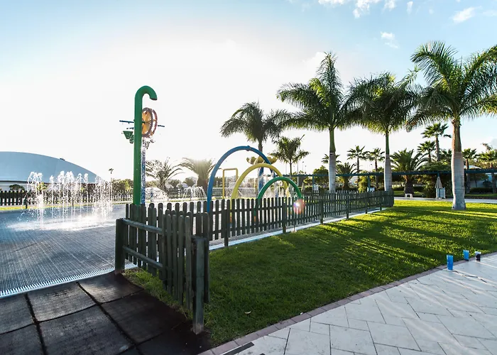 Курортний комплекс Thb Tropical Island