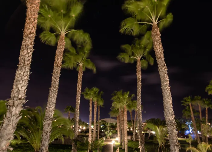 Курортний комплекс Thb Tropical Island