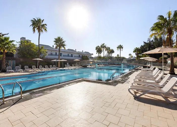 Thb Tropical Island Курортний комплекс 4*